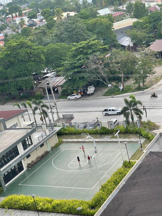 Verdon Parc Condo Davao Bagian luar foto