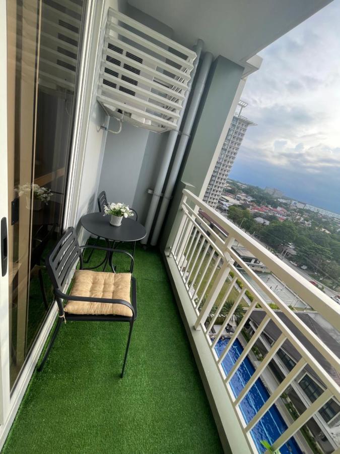 Verdon Parc Condo Davao Bagian luar foto